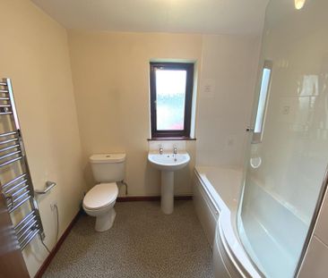 3 bedroom detached bungalow to rent - Photo 6