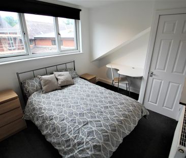 Beamsley Grove, Hyde Park, LS6 1LA, Leeds - Photo 4