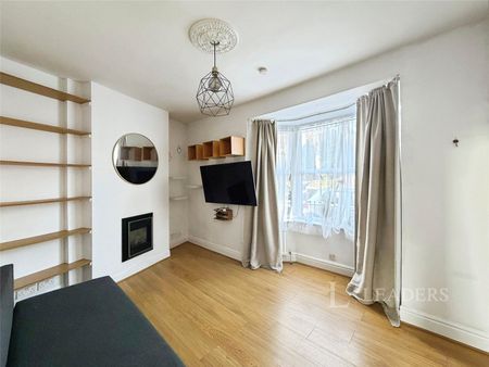 3 bedroom house to rent Skelwith Road, Sheffield, South Yorkshire, S4 - Photo 2