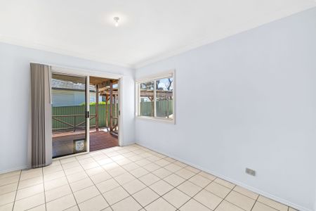 Charming Family Home - Like Brand NEW - Photo 5