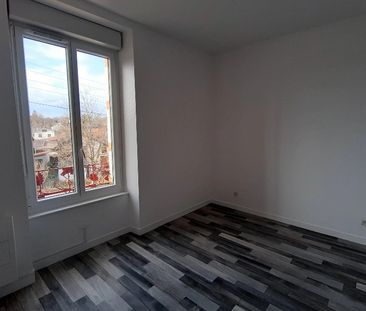 Location Appartement 5 pièces 98m² - Photo 2