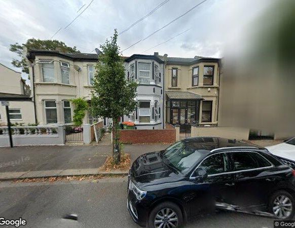 5 Bed Terraced House, Grangewood Street, E6 - Photo 1