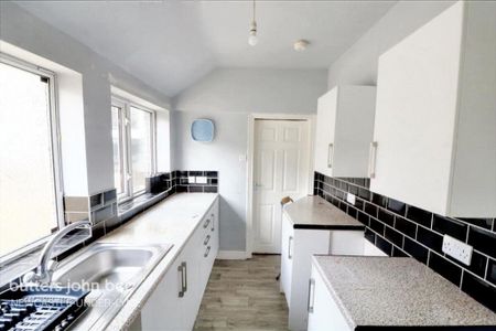 2 bedroom terraced house to rent - Photo 4