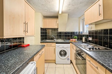 GARDEN FLAT, 11 SPRING ROAD Leeds - LS6 1AD - Photo 3