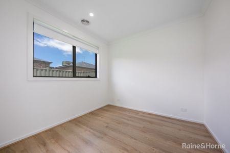 Brand New Luxury Living - Photo 3