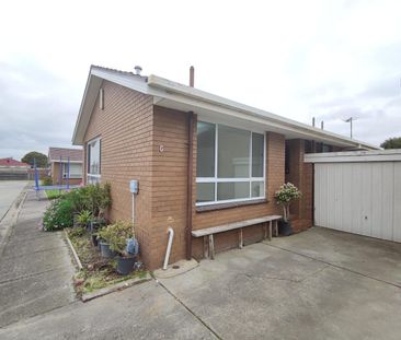 Central Location, Low Maintenance - Photo 2