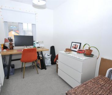 3 bedroom semi-detached house to rent - Photo 6