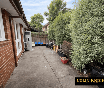 Private Villa Living with Exceptional Convenience - Photo 6