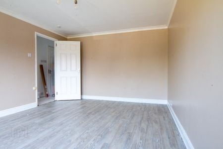 31b Dundonald Heights, Belfast, BT16 1XL - Photo 3
