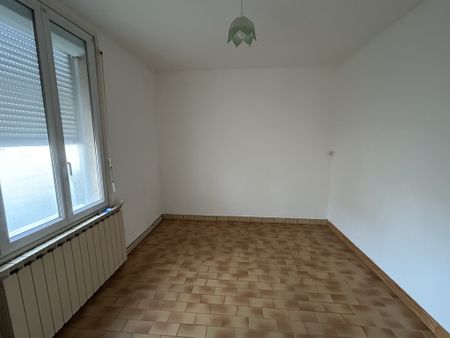 Location Maison 5 pièces 106m² LE BREUIL 71670 - Photo 3