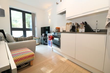 Vista House Lincoln Road, Dorking - 1 bedroomProperty for lettings - Seymours - Photo 2