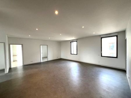 Location Appartement 5 pièces 117m² - Photo 5