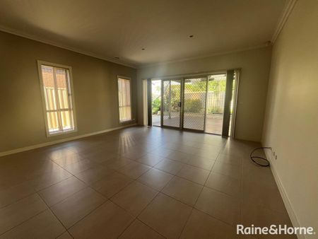 24 Westerfolds Terrace, Caroline Springs, VIC 3023 - Photo 4