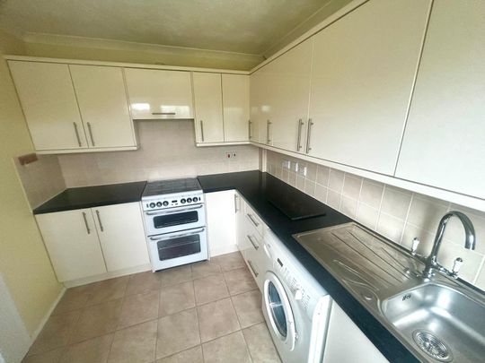 Redwood Road, Yeovil - Photo 1