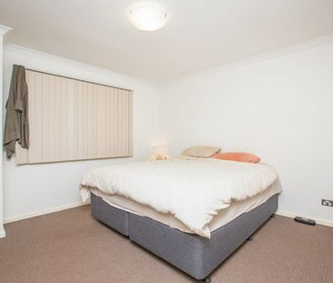 Spacious 4-Bedroom Family Home with Modern Comforts - Photo 4