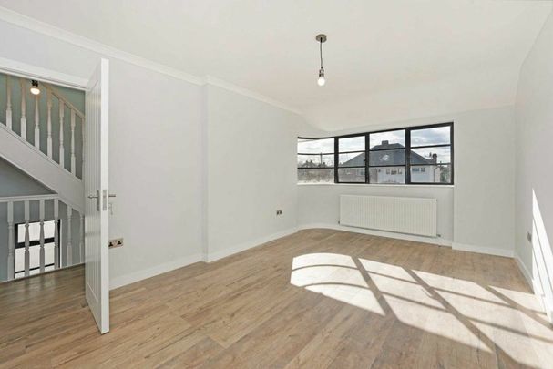 Ashley Drive, Twickenham, TW2 - Photo 1