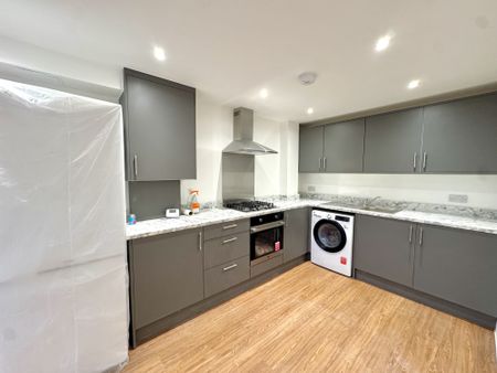 Barge Drive, Greater London, UB2 - Photo 3