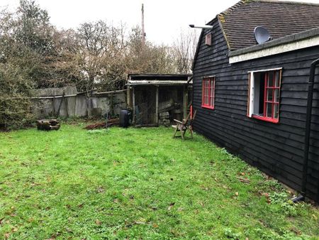 2 bedroom semi-detached house to rent - Photo 3