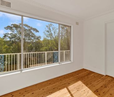 Bright and airy home! Great location! - Photo 1