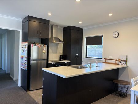 Modern Living - Photo 3