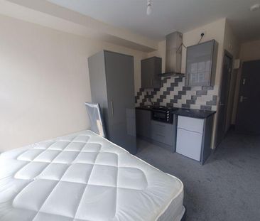 1 bedroom house of multiple occupation to rent - Photo 2