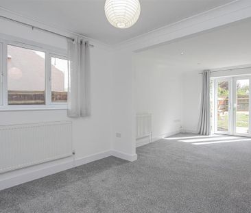 4 bedroom semi-detached house to rent - Photo 1