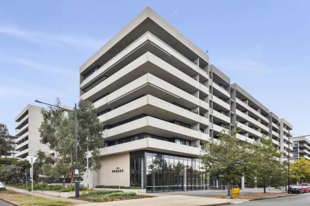 The Parade - Photo 4