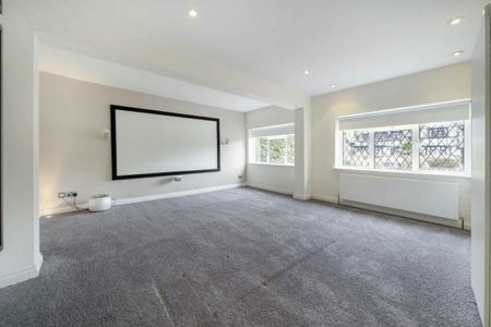 Parkgate Avenue, Barnet, EN4 - Photo 2