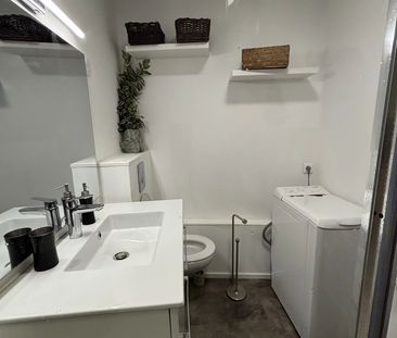 Location Appartement 1 pièce 34m² LA CIOTAT 13600 - Photo 5