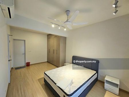 Gravit8, Klang, Kota Bayuemas, Klang - Foto 2