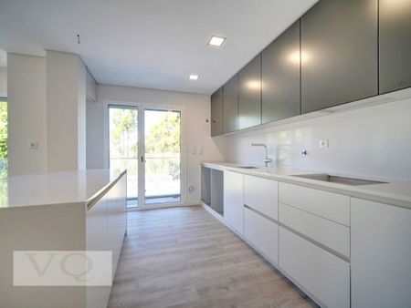 2 room luxury Apartment for rent in Cascais, Portugal - Photo 5