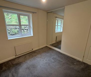 2 bedroom semi-detached house to rent - Photo 5