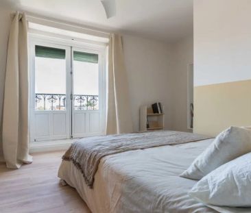 Room in a shared 9-bedroom apartment for rent in Palacio - Photo 1