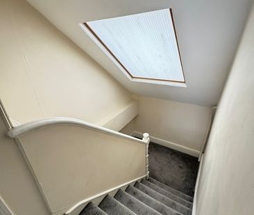 3 Bed Flat, Whipps Cross Road, E11 - Photo 1