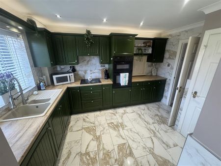 Mansell Road - Photo 5