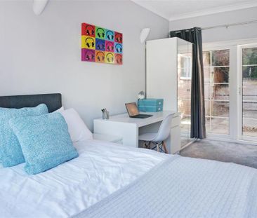 4 bedroom semi-detached house to rent - Photo 3