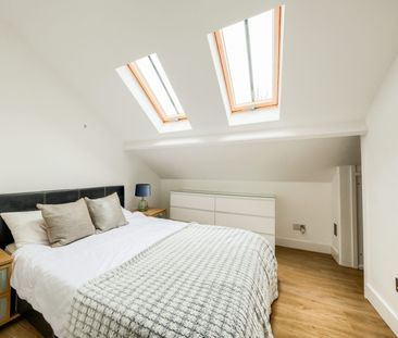 Flat to rent on - Photo 2