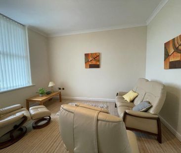 2 bedroom ground floor flat to rent - Photo 1