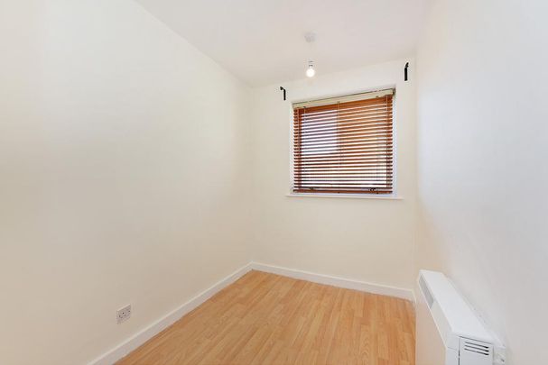 3 bedroom flat to rent - Photo 1