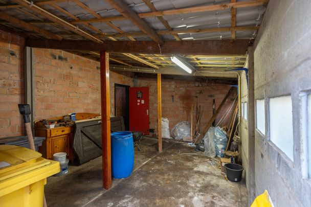 Stadswoning met 3 slpk's, tuin en dubbele garage te Turnhout - Photo 1