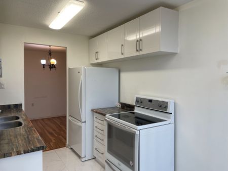 For Lease - 18 Knightsbridge Road Unit# 406, Brampton, Ontario - Photo 5