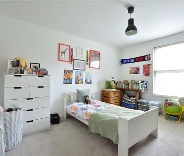 4 bedroom terraced house to rent - Photo 5