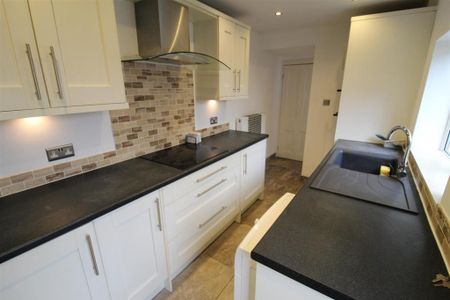 2 bedroom terraced house to rent - Photo 5