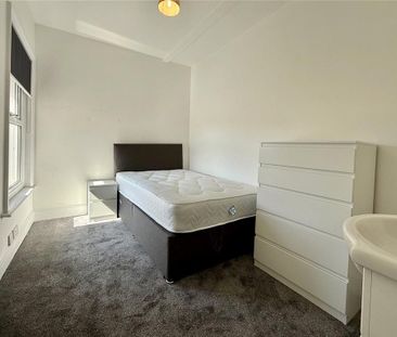 6 bedroom semi-detached house to rent - Photo 6