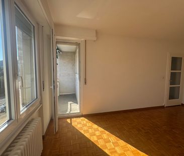 Joli appartement de 2,5 pièces avec balcon dans quartier calme à La... - Photo 1