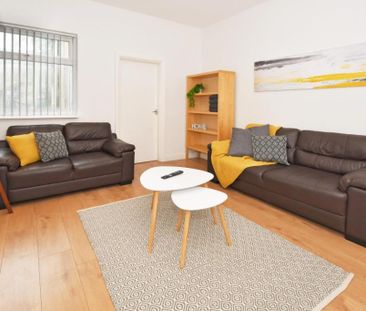 3 bedroom terraced house to rent - Photo 3
