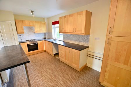 Packington Avenue, Allesley Village, Coventry - Two Bedroom Top Floor Flat - Photo 4