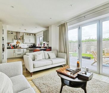 4 bedroom detached house to rent - Photo 4