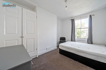 5 bedroom terraced house to rent - Photo 4