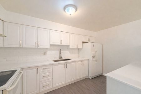 For Lease - 100 Echo Point Unit# 1707, Toronto, Ontario - Photo 4